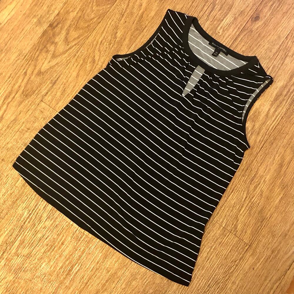 Banana Republic Black White Striped Sleeveless Keyhole Blouse Size XS